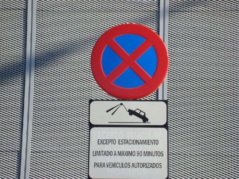 Estacionamiento tiempo limitado 90 minutos