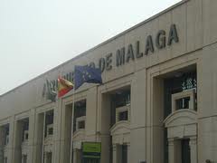 El aeropuerto de M�laga implanta controles de alcoholemia para pilotos, azafatas y empleados.