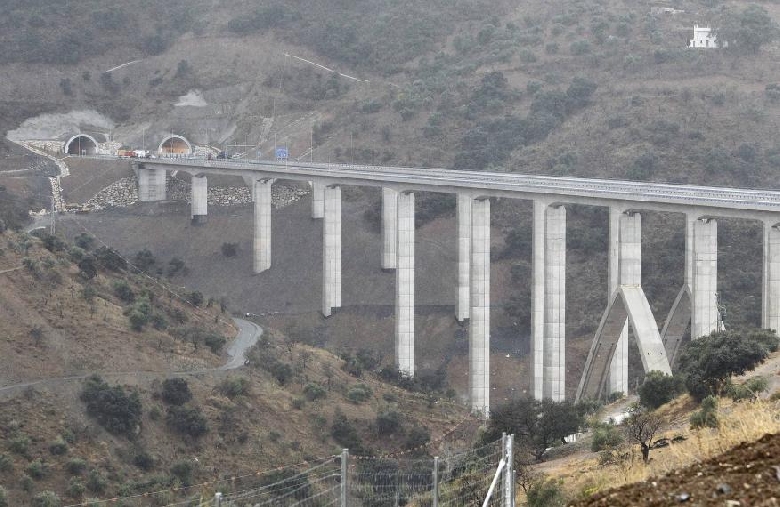 El peaje de Las Pedrizas costar� tres euros y se prev�n 15.000 veh�culos al d�a