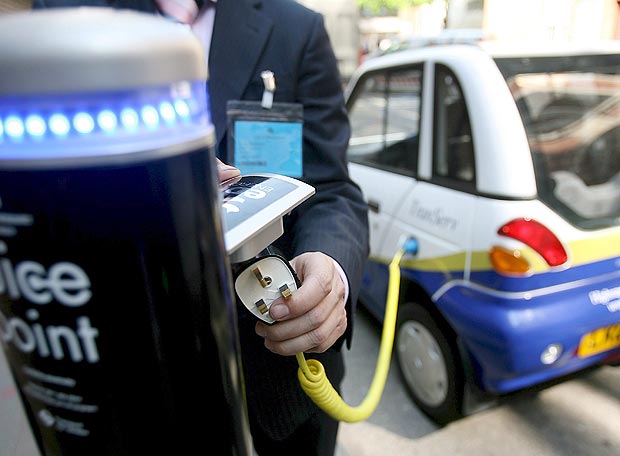Cepsa y Endesa instalarn puntos de recarga para coches elctricos en estaciones de servicio