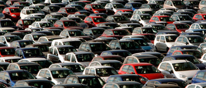 Las ventas de coches acumulan siete meses seguidos de ca�das, el peor dato desde la crisis