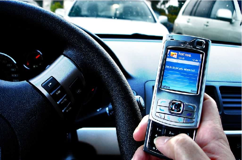 Redes sociales y conducci�n: estad�sticas de un problema cada d�a mayor