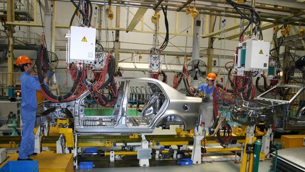 El coronavirus paraliza f�bricas de coches en China pero a�n no afecta a Europa