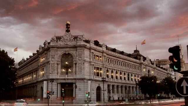 El Gobierno ampl�a a 10 a�os el plazo de los cr�ditos ICO y fija los criterios para que la banca conceda quitas